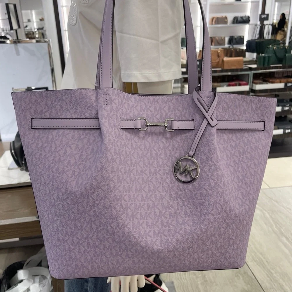 MICHAEL KORS Carson Large Signature Logo CZ Shoulder Tote Bag
Light Quartz
NWT - Picture 10 of 16